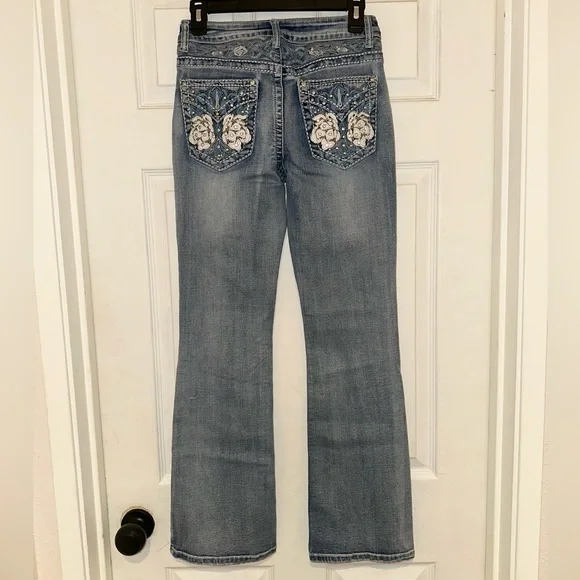 Telepatía Women's Flare Light Denim Jeans With Rhinestone Design Pockets - Picture 5 of 6